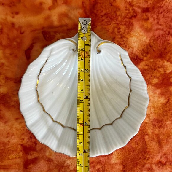 Vintage White and Gold Porcelain Sea Shell Dish - Number Marking 9646 - Picture 6 of 6